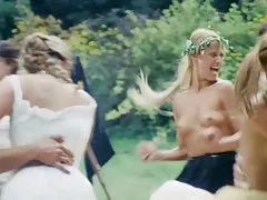 Polka negligee
