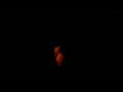 Keyhole spy fuq oħt 9