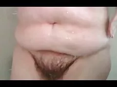 Mara Bbw showering ha ass kbira, hairy pussy