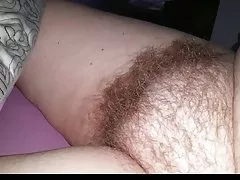 Wifes Nizza artab fluffy hairy pussy ftit mill-doċċa,