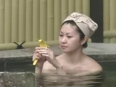 Ġappun rebbiegħa spa naturali bush.